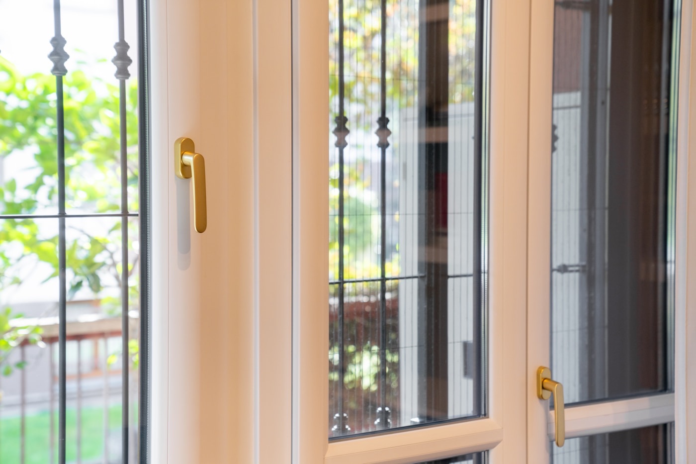VEKA Антивзломное окно